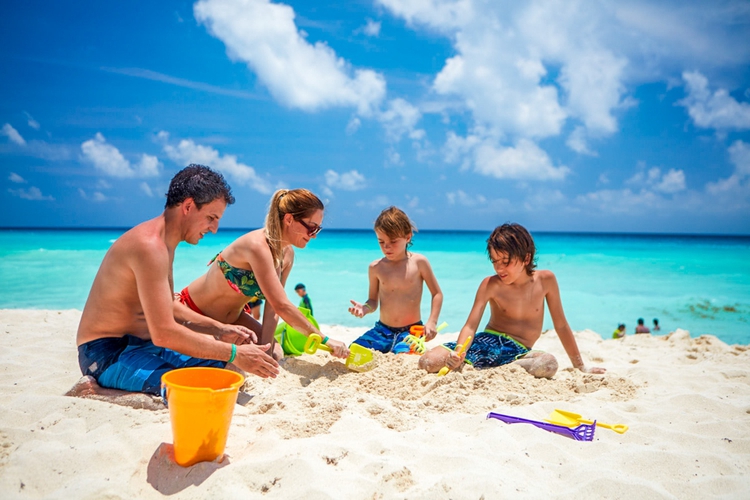 How to Choose the Best Resort for your Family Vacation | Seadust Cancun  Family. Resort